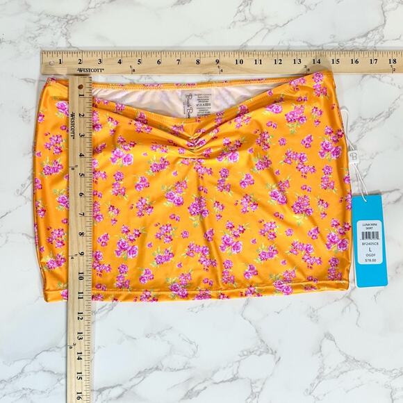 Beach Bunny Luna Mini Skirt - Orange Ditsy Floral SZ L $78 - Picture 12 of 12